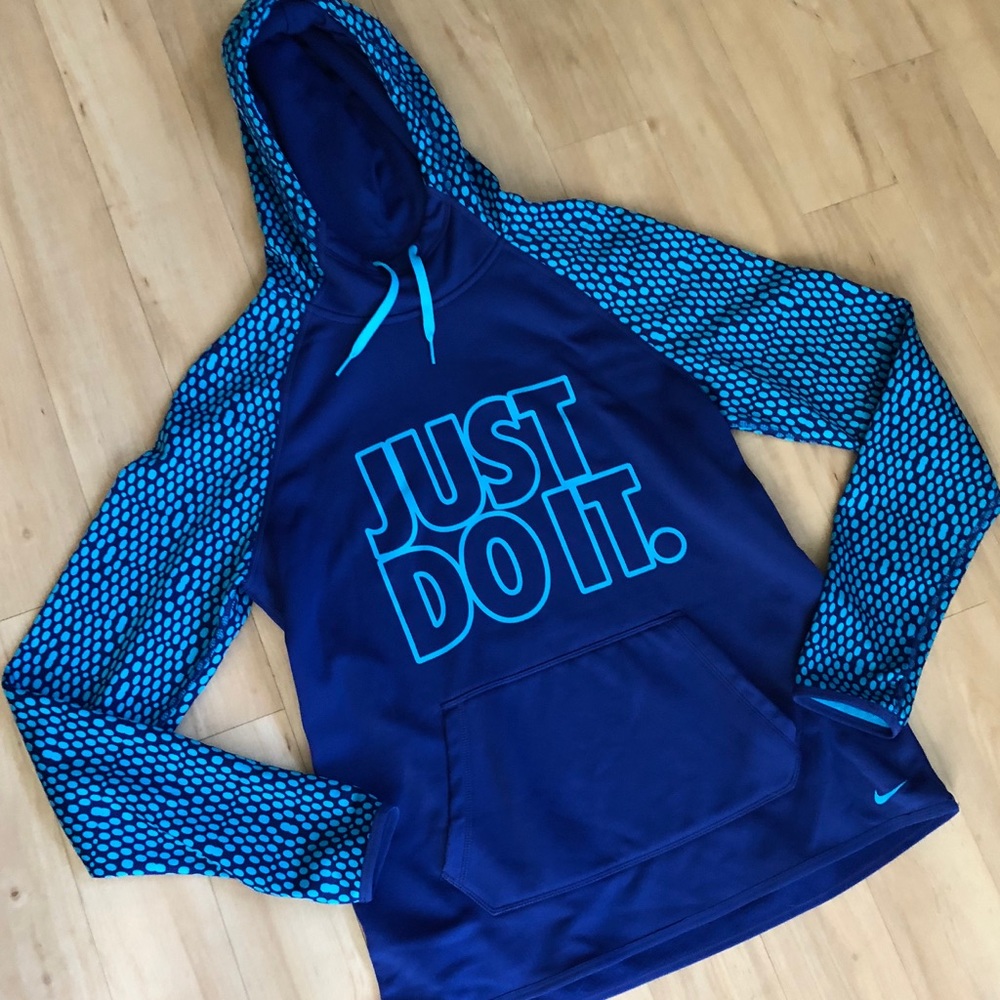 NWOT Nike Sweatshirt Therma-Fit